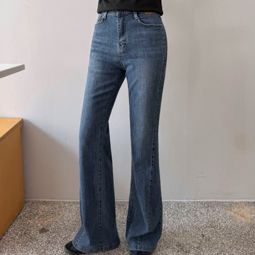  Forever Kids  正韓 修身下擺對角線剪裁 喇叭褲牛仔褲【A621610】