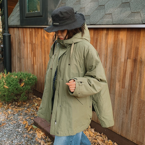 正韓 個性寬鬆版軍綠 連帽側扣鋪棉外套【F62225】 韓國代購
