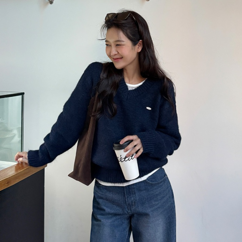 正韓 輕盈V領小吊墜針織上衣【B23349】韓國代購