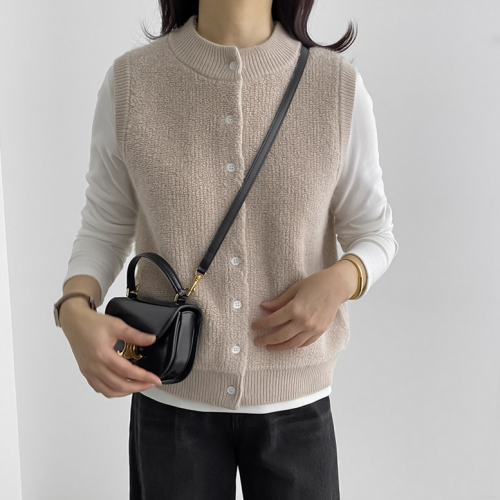 正韓 蓬鬆圓領排扣15%羊毛針織背心外【A623356】