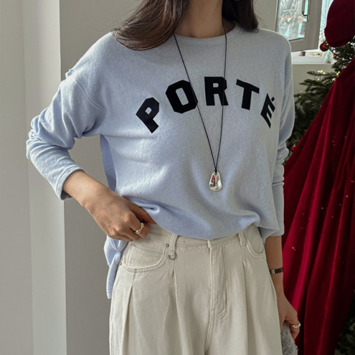 正韓 柔軟舒適側開岔字母磨毛T上衣【A23418】