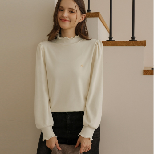 正韓 優美波浪領微抓褶袖公主袖 毛絨內裡金屬點綴 上衣【S73305】韓國代購