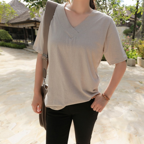 正韓 基本好搭舒適V領 微圓弧下擺T純棉上衣素面【C74425】韓國代購
