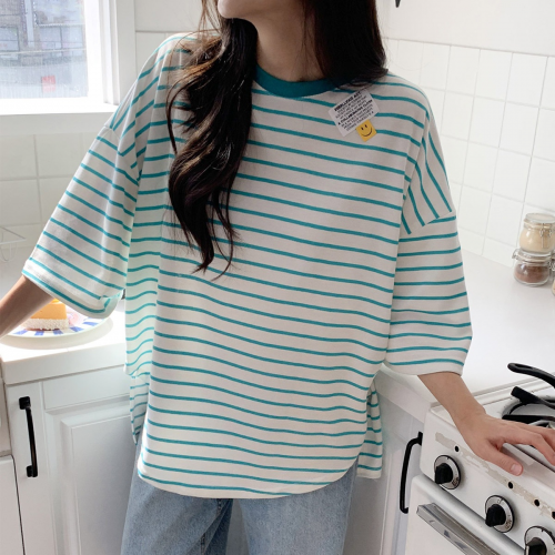 正韓 休閒條紋微笑標 開岔下擺寬鬆五分袖T上衣【EA7526】韓國代購