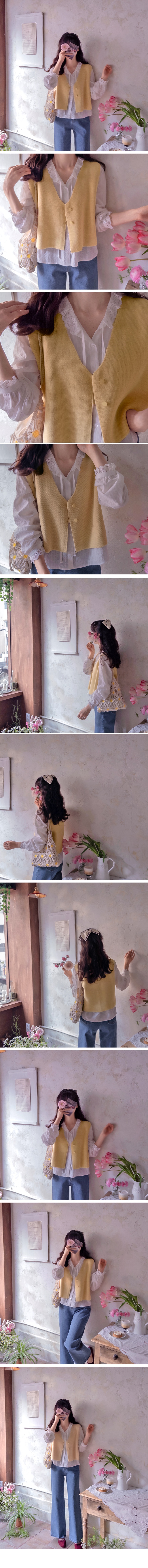 正韓 柔和亮眼V領雙扣 背心【YA74505】韓國代購